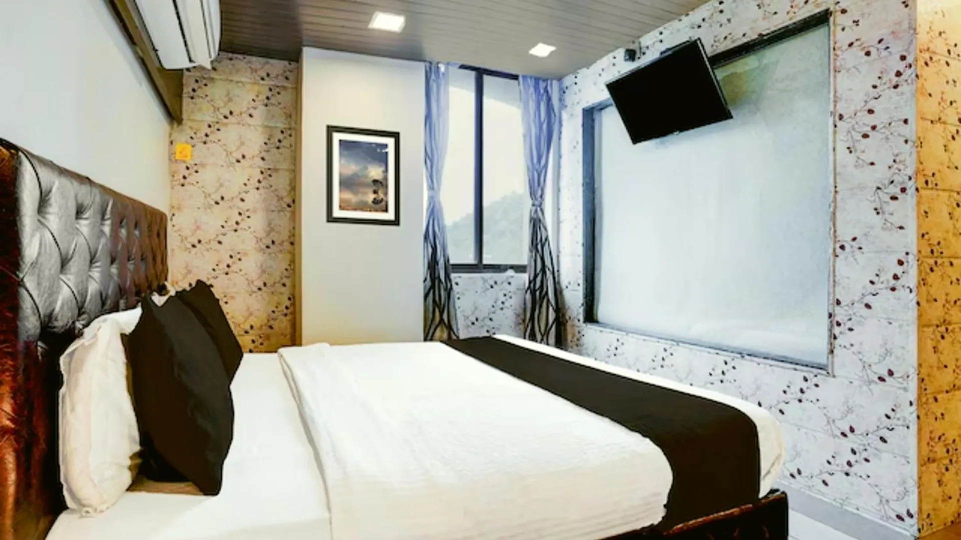 Hotel Himgange Dham Guest House Varanasi 3*,  Índia